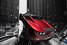220px-Tesla_Roadster_in_Falcon_Heavy_fairing
